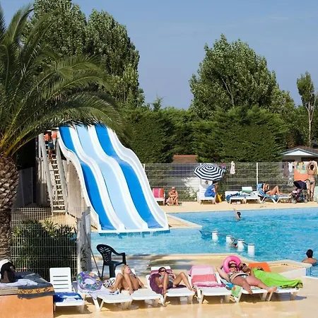 Camping Les Salins De La Gardiole, Mobile 6 Personnes Campsite Vic-la-Gardiole
