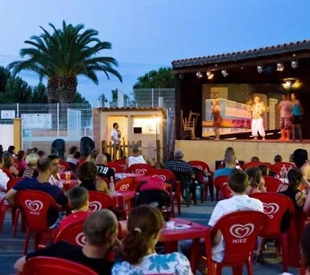 Camping Les Salins De La Gardiole, Mobile 6 Personnes Campsite Vic-la-Gardiole